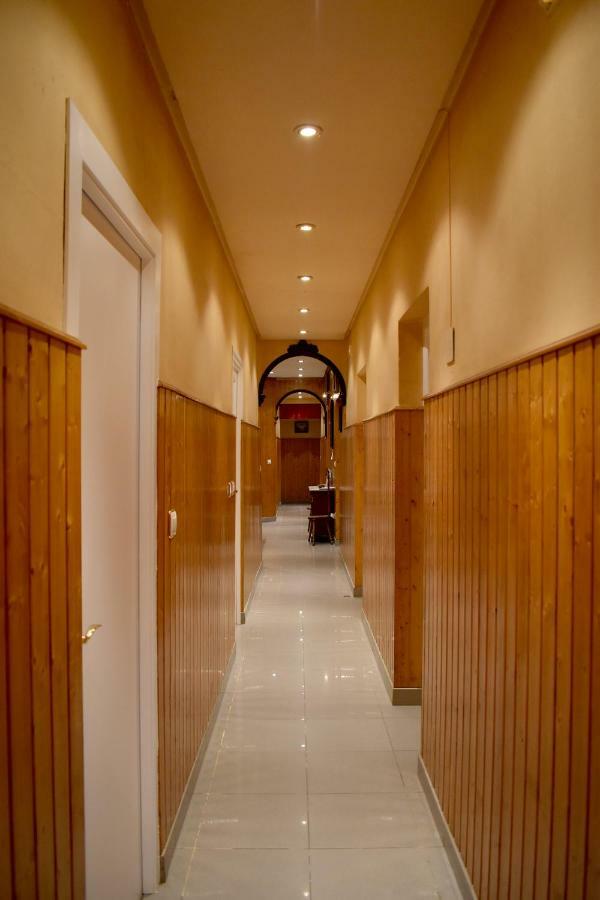 Hotel Hostal Oviedo León Exteriér fotografie