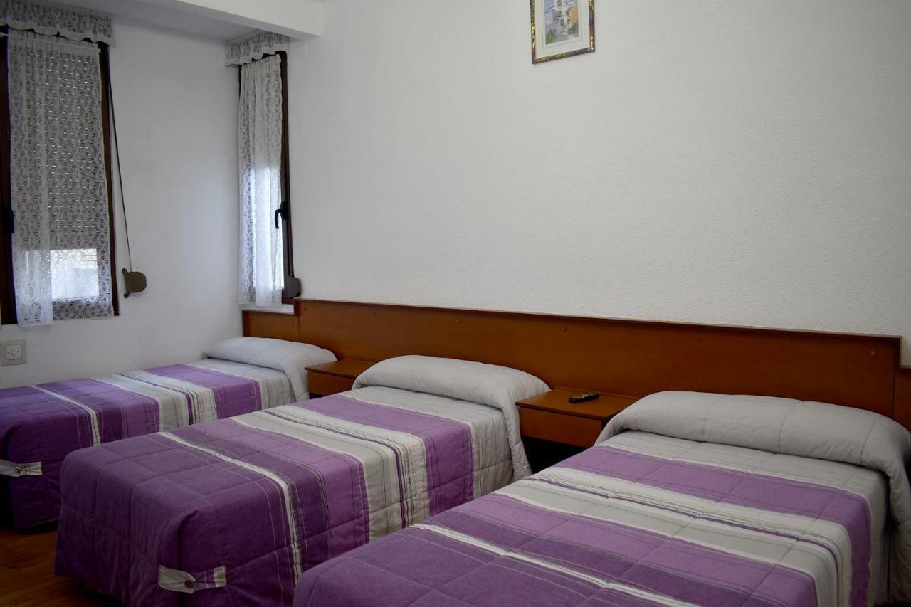 Hotel Hostal Oviedo León Exteriér fotografie