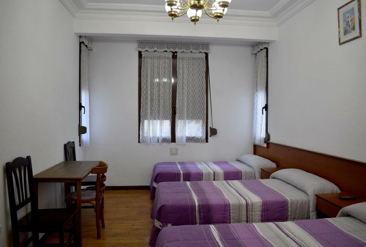 Hotel Hostal Oviedo León Exteriér fotografie