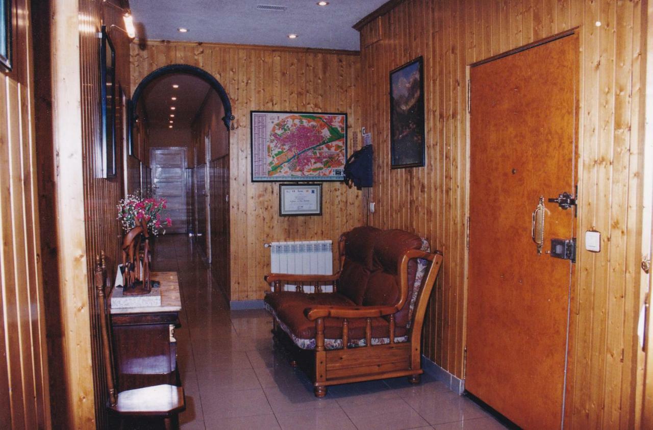 Hotel Hostal Oviedo León Exteriér fotografie
